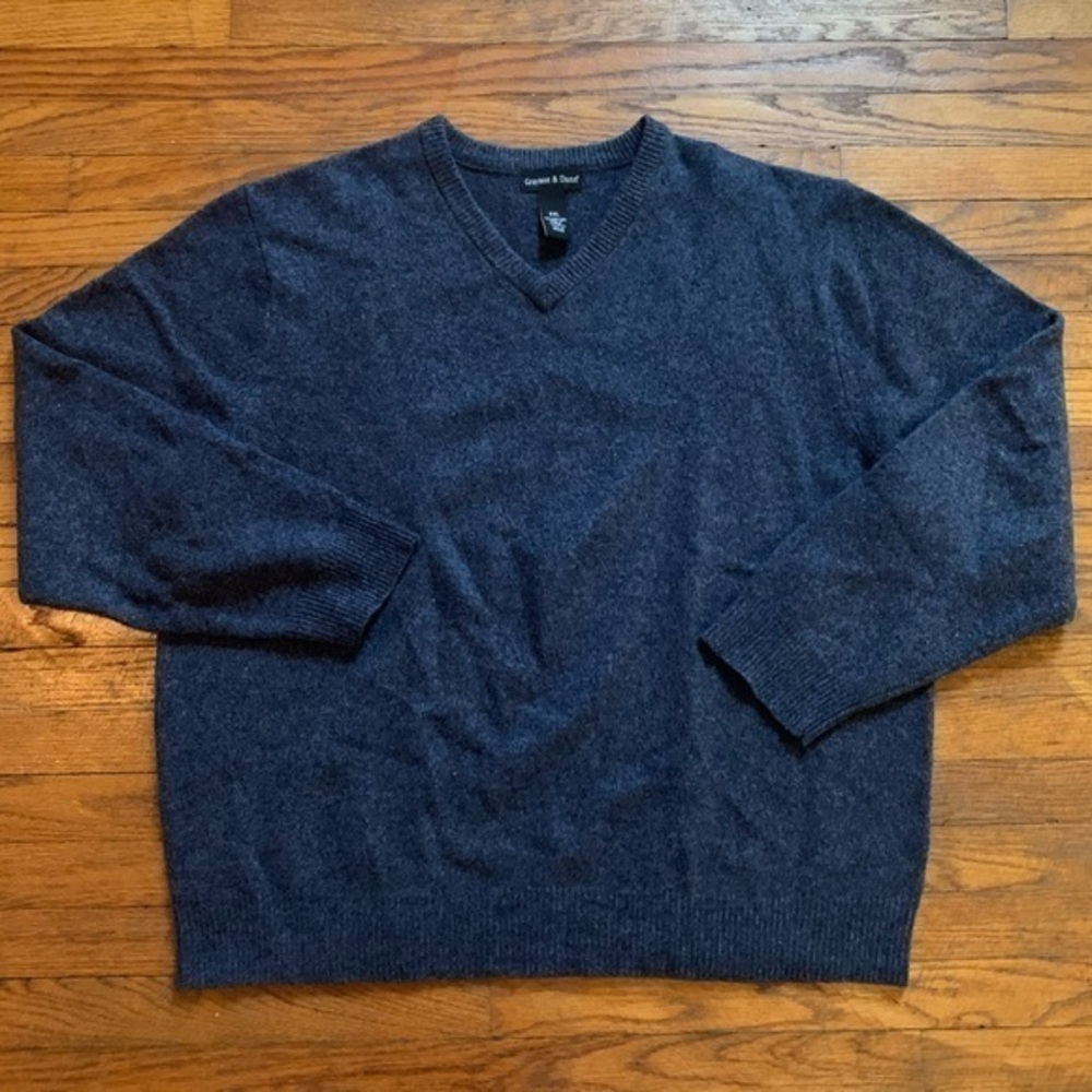 Grayson & Dunn 100% Lambswool V-Neck Sweater